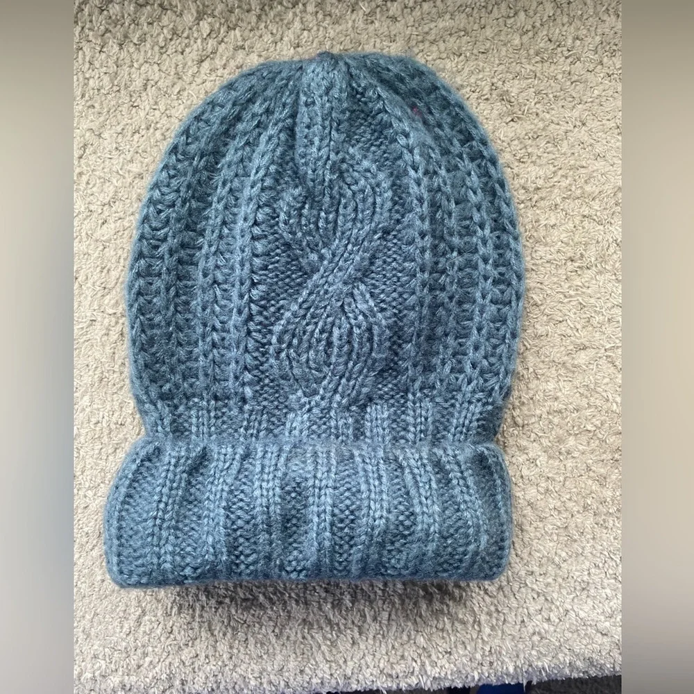 New Free People Women’s Harlow Cable Knit Beanie 💕